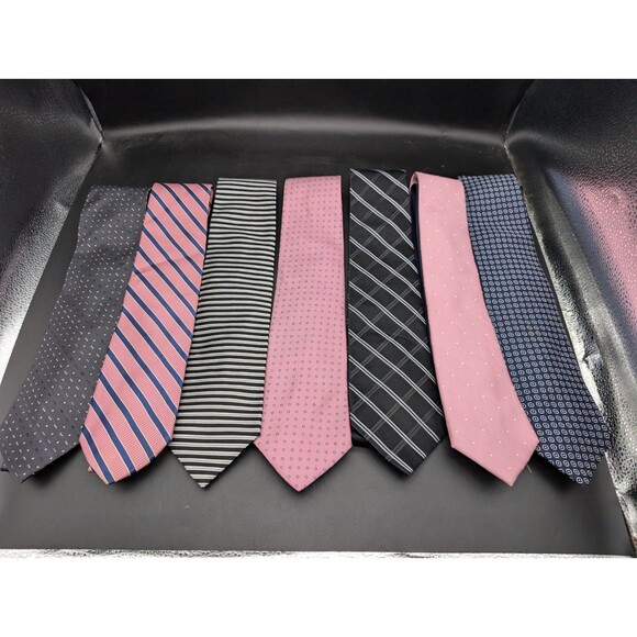 LOT OF 7 TOMMY HILFIGER Ties Designer Silk Pink Black Blue Pattern - Picture 1 of 10